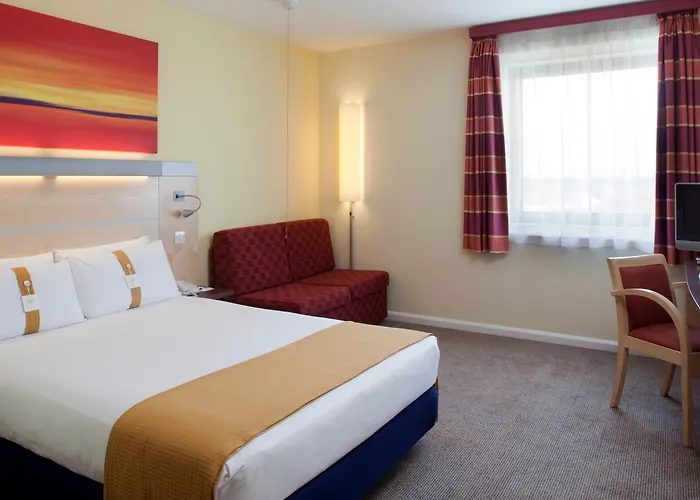 Holiday Inn Express London - Newbury Park, An Ihg Hotel